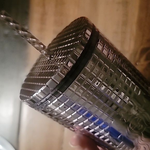 Starbucks 2023 Holiday Silver Chrome Grid Tumbler 24oz Venti Size - Picture 6 of 8